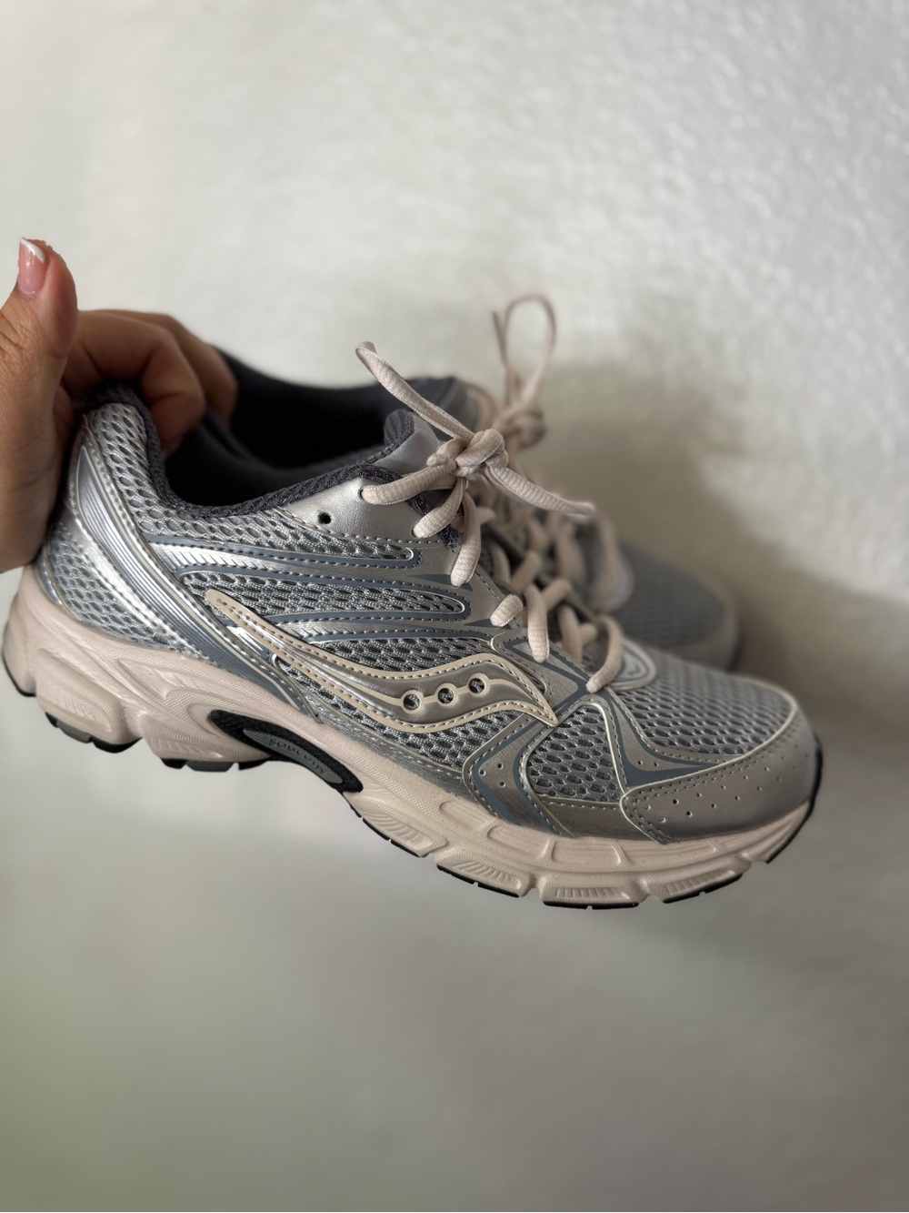 Saucony Silver Gray Mesh Athletic Sneakers - Women's